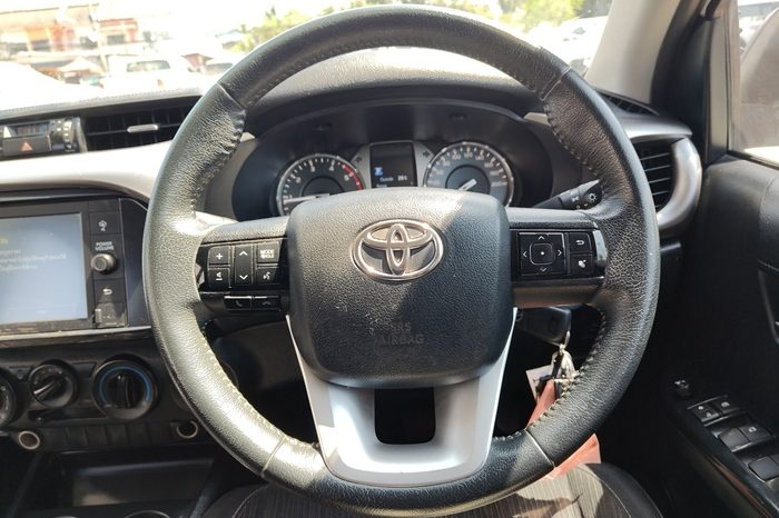 REVO 2WD 2020 2.4 MID AT DOUBLE CAB WHITE  2577 full