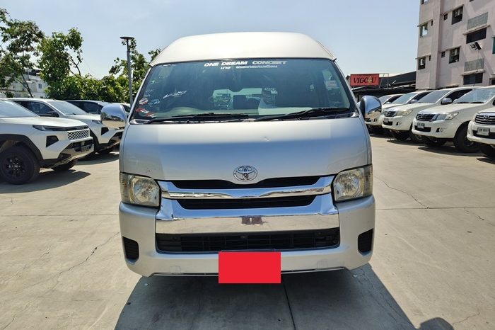 TOYOTA 2WD 2019 3.0 MT COMMUTER SILVER  7138 full