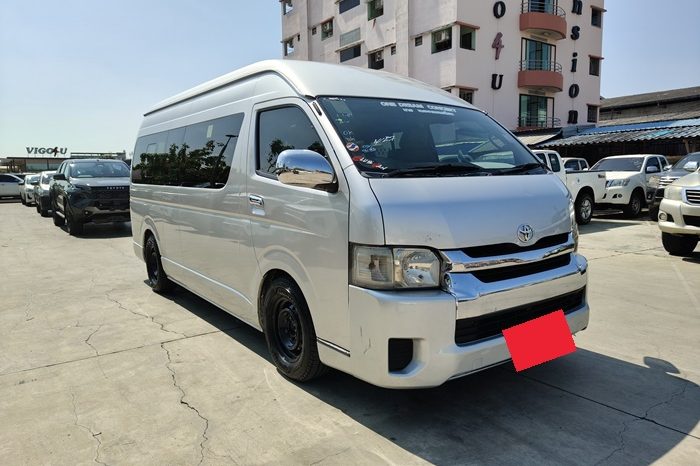 TOYOTA 2WD 2019 3.0 MT COMMUTER SILVER  7138 full