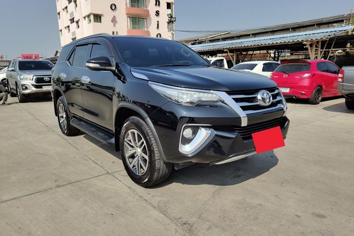 TOYOTA 4WD 2015 2.8V AT FORTUNER BLACK  8641 full