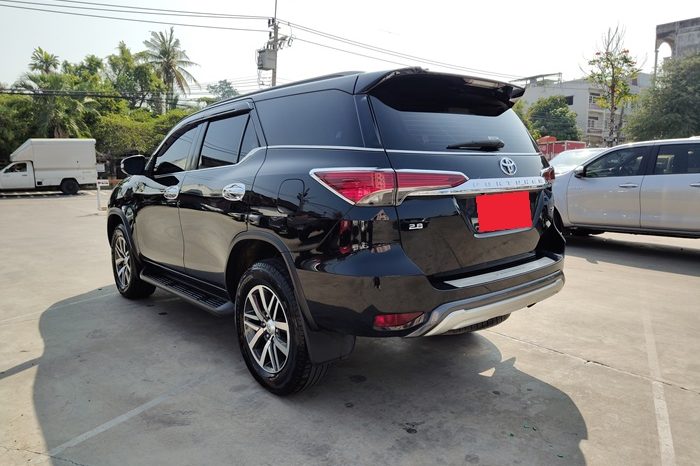 TOYOTA 4WD 2015 2.8V AT FORTUNER BLACK  8641 full