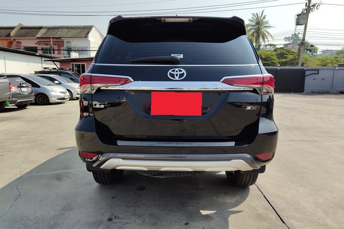 TOYOTA 4WD 2015 2.8V AT FORTUNER BLACK  8641 full