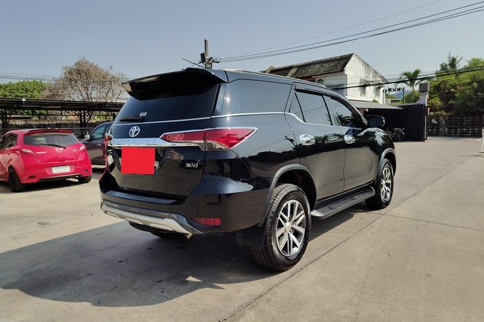 TOYOTA 4WD 2015 2.8V AT FORTUNER BLACK  8641 full