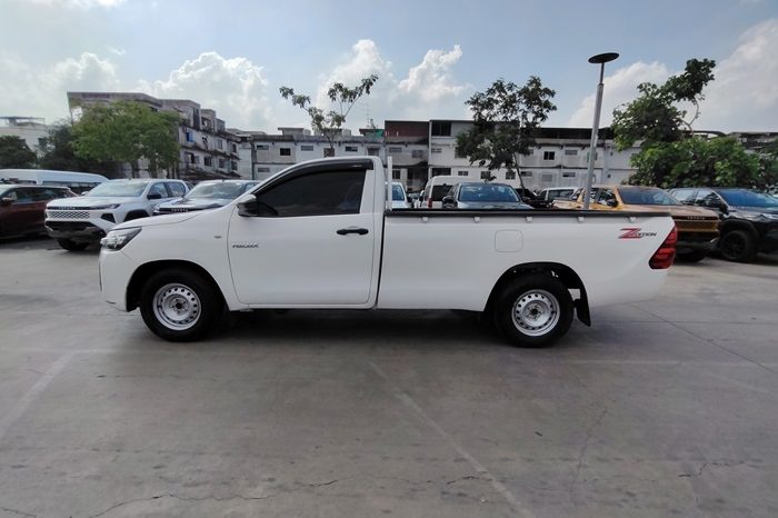 REVO 2WD 2022 2.4 ENTRY MT STANDARD WHITE  8271 full