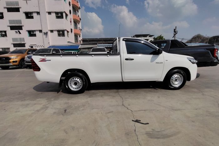REVO 2WD 2022 2.4 ENTRY MT STANDARD WHITE  8271 full