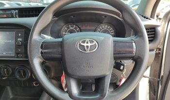 REVO 2WD 2022 2.4 ENTRY MT STANDARD WHITE  8271 full