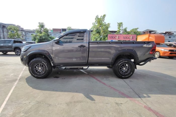 REVO 4WD 2019 2.8J MT STANDARD DARK GREY  8778 full