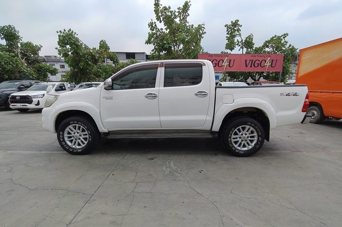VIGO 4WD 2013 2.5E MT DOUBLE CAB WHITE  7633 full