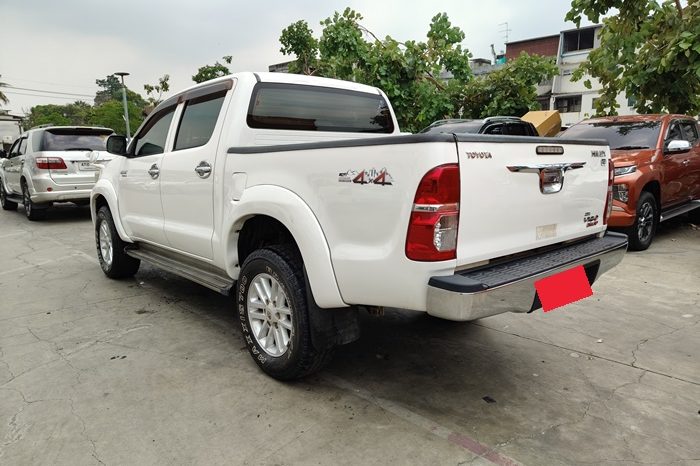 VIGO 4WD 2013 2.5E MT DOUBLE CAB WHITE  7633 full