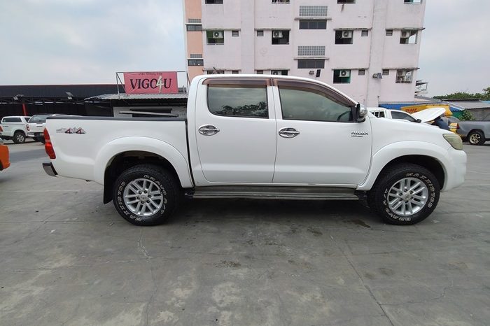 VIGO 4WD 2013 2.5E MT DOUBLE CAB WHITE  7633 full