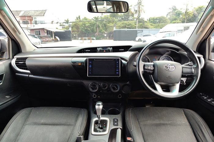 REVO PRE 2019 2.4E AT DOUBLE CAB SILVER  5717 full
