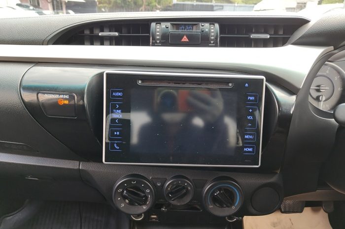 REVO PRE 2019 2.4E AT DOUBLE CAB SILVER  5717 full