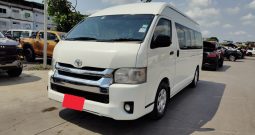 TOYOTA 2WD 2020 2.7 MT COMMUTER WHITE  5275