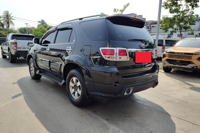 TOYOTA 4WD 2005 2.7V AT FORTUNER BLACK  99 full