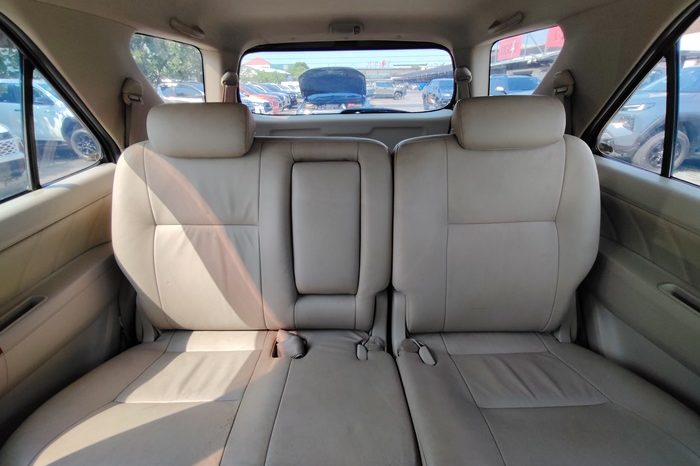 TOYOTA 4WD 2005 2.7V AT FORTUNER BLACK  99 full