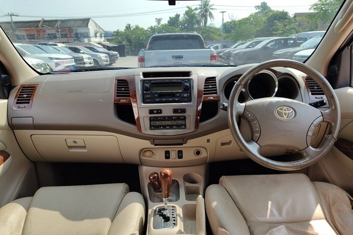 TOYOTA 4WD 2005 2.7V AT FORTUNER BLACK  99 full