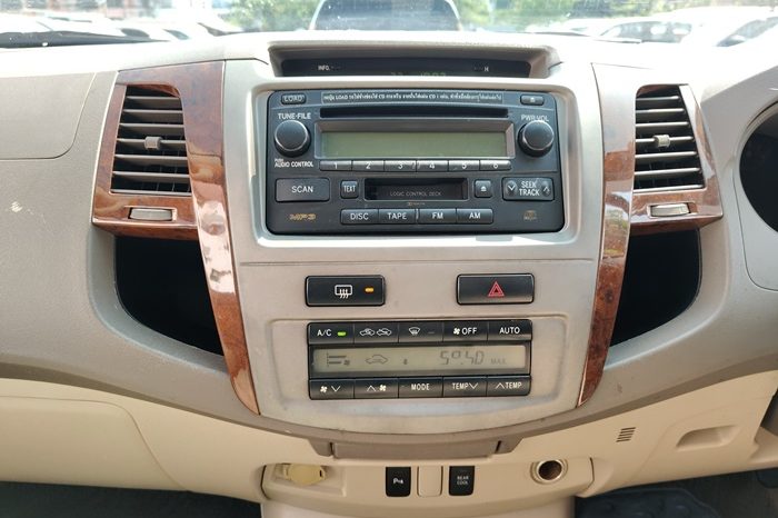TOYOTA 4WD 2005 2.7V AT FORTUNER BLACK  99 full