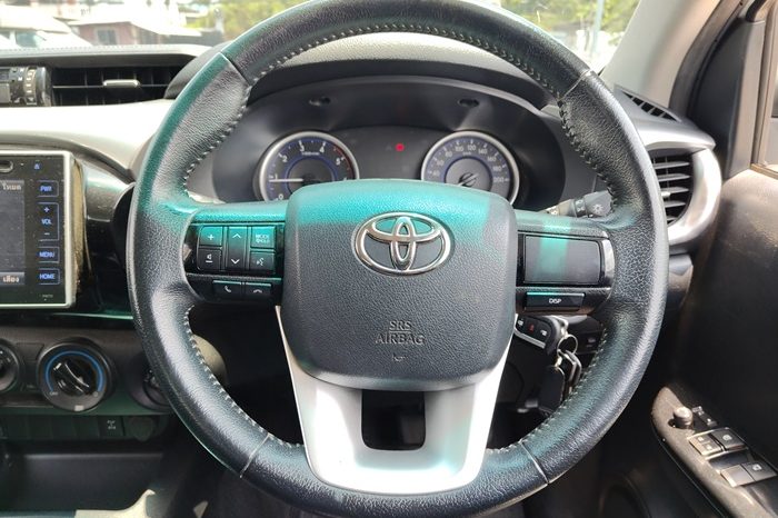 REVO 4WD 2019 2.4E MT SMART CAB WHITE  4903 full