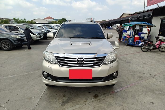 TOYOTA 4WD 2012 3.0V AT FORTUNER SILVER  9936 full