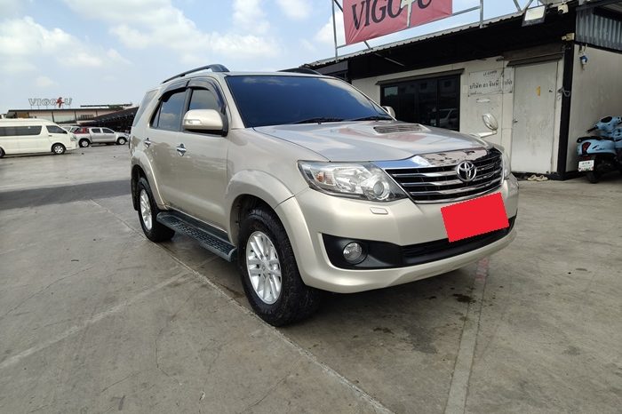 TOYOTA 4WD 2012 3.0V AT FORTUNER SILVER  9936 full