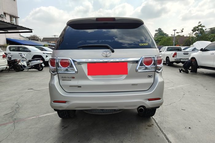 TOYOTA 4WD 2012 3.0V AT FORTUNER SILVER  9936 full