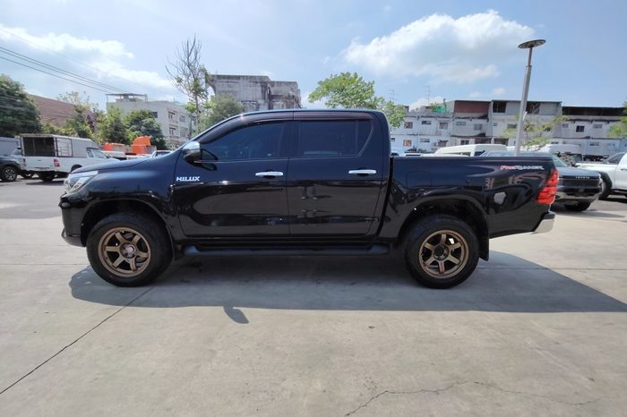 REVO PRE 2018 2.4E AT DOUBLE CAB BLACK  3896 full