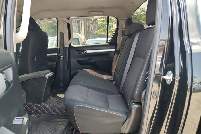 REVO PRE 2018 2.4E AT DOUBLE CAB BLACK  3896 full