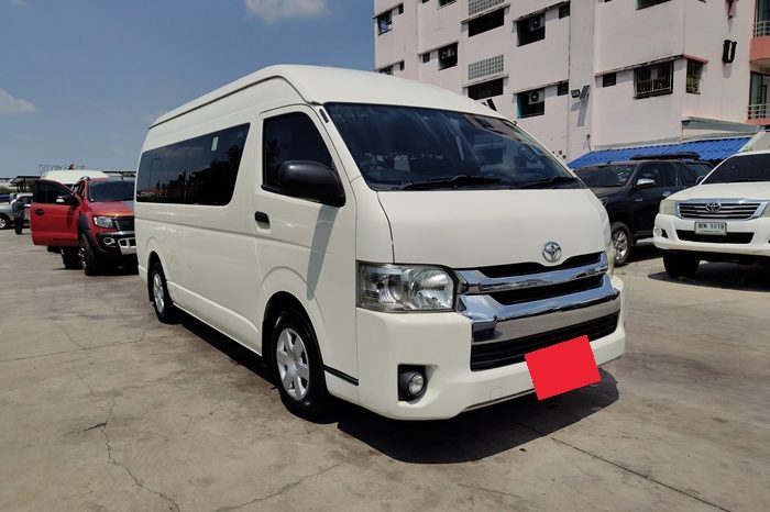 TOYOTA 2WD 2019 3.0 MT COMMUTER WHITE  1232 full