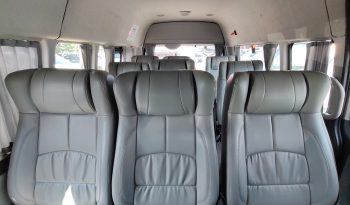 TOYOTA 2WD 2019 3.0 MT COMMUTER WHITE  1232 full