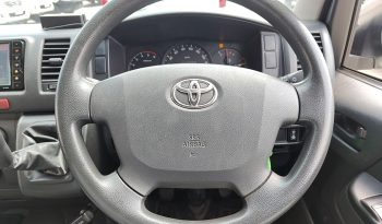 TOYOTA 2WD 2019 3.0 MT COMMUTER WHITE  1232 full