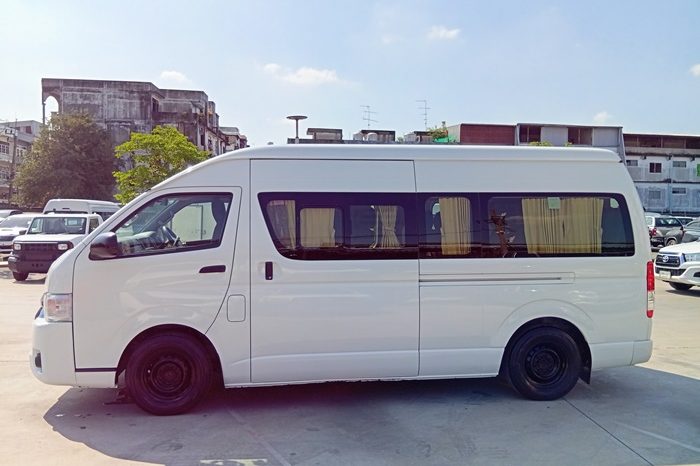TOYOTA 2WD 2019 2.7 MT COMMUTER WHITE  5129 full