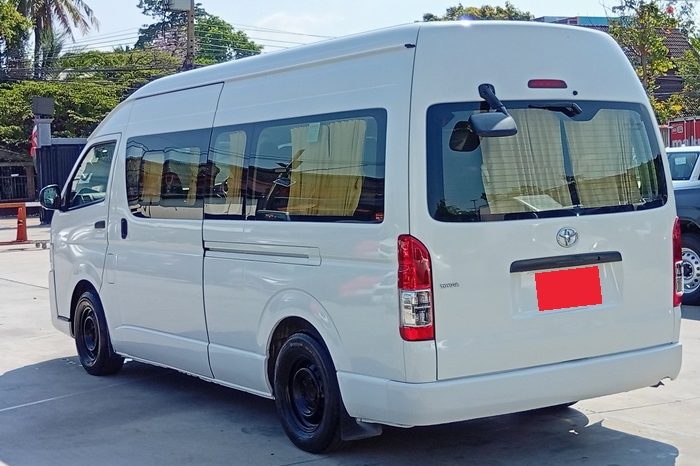 TOYOTA 2WD 2019 2.7 MT COMMUTER WHITE  5129 full