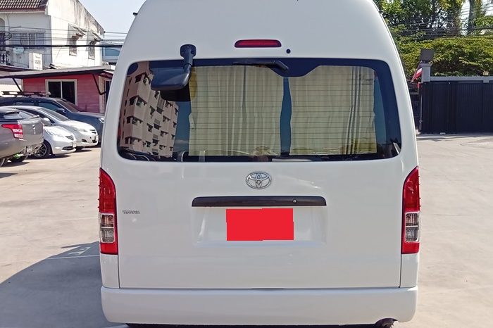 TOYOTA 2WD 2019 2.7 MT COMMUTER WHITE  5129 full