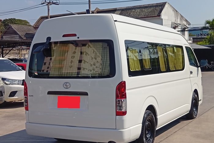TOYOTA 2WD 2019 2.7 MT COMMUTER WHITE  5129 full