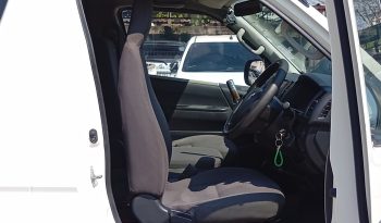 TOYOTA 2WD 2019 2.7 MT COMMUTER WHITE  5129 full