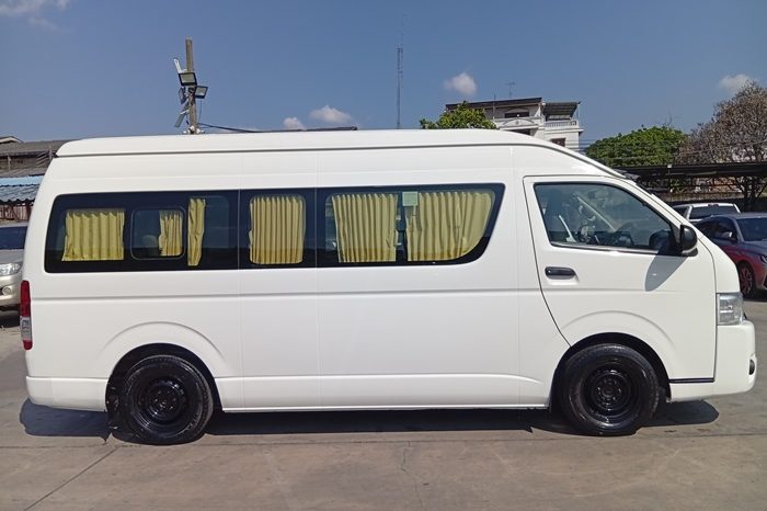 TOYOTA 2WD 2019 2.7 MT COMMUTER WHITE  5129 full