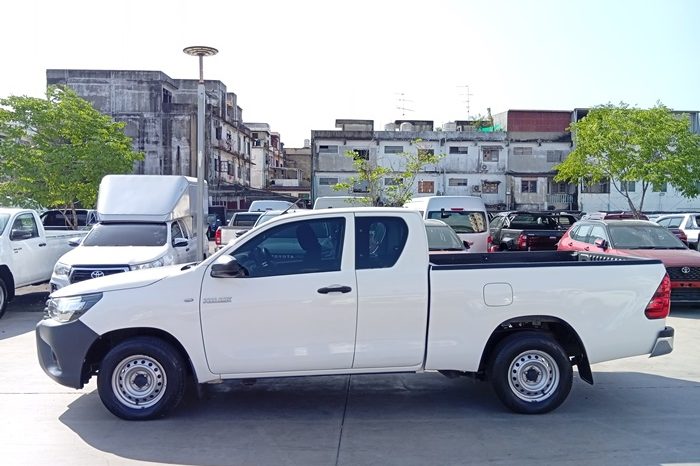 REVO 2WD 2018 2.4J MT SMART CAB WHITE  8680 full