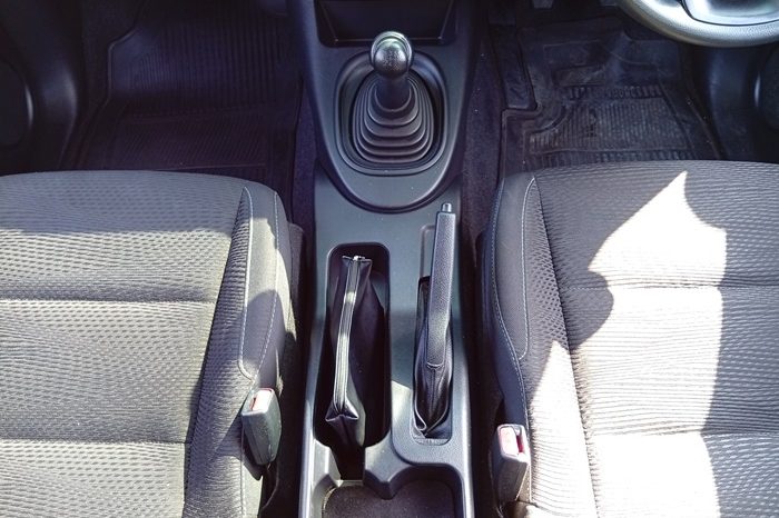 REVO 2WD 2018 2.4J MT SMART CAB WHITE  8680 full