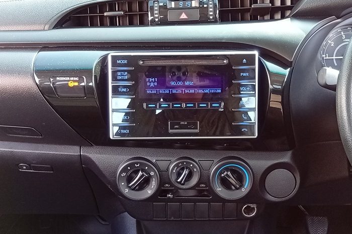 REVO 2WD 2018 2.4J MT SMART CAB WHITE  8680 full