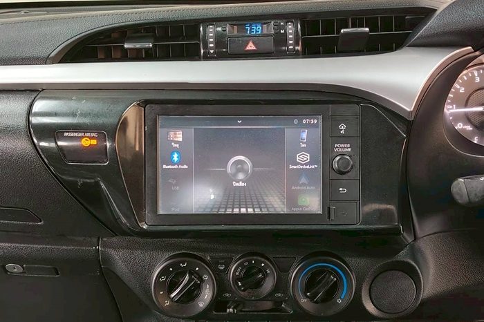 REVO 2WD 2020 2.4 MID AT DOUBLE CAB SILVER  1016 full