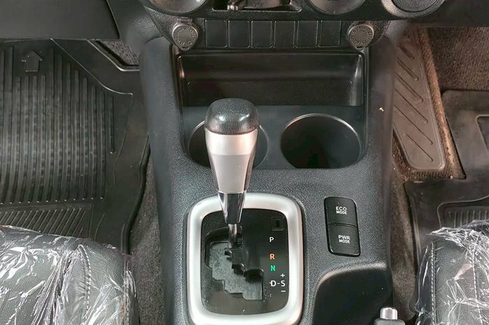 REVO 2WD 2020 2.4 MID AT DOUBLE CAB SILVER  1016 full