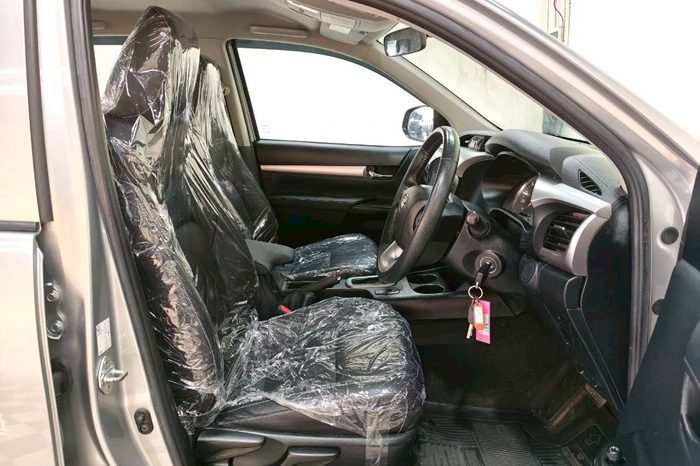 REVO 2WD 2020 2.4 MID AT DOUBLE CAB SILVER  1016 full