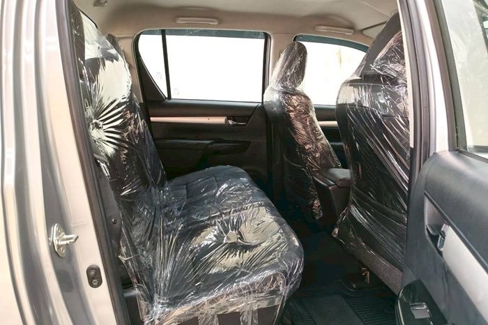 REVO 2WD 2020 2.4 MID AT DOUBLE CAB SILVER  1016 full