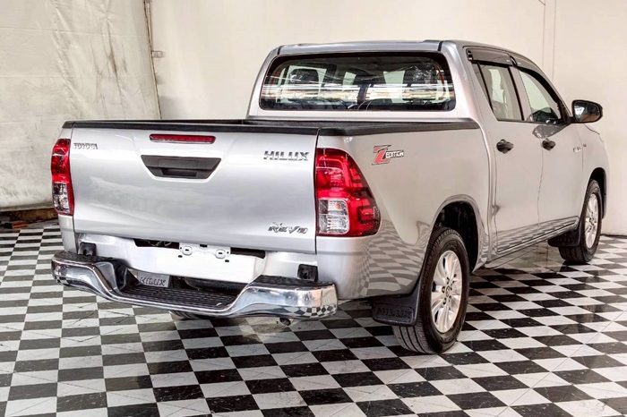 REVO 2WD 2020 2.4 MID AT DOUBLE CAB SILVER  1016 full