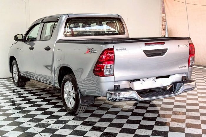 REVO 2WD 2020 2.4 MID AT DOUBLE CAB SILVER  1016 full
