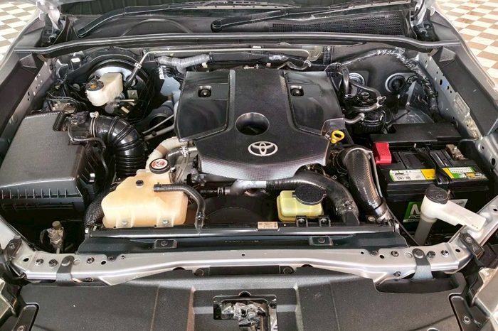 REVO 2WD 2020 2.4 MID AT DOUBLE CAB SILVER  1016 full