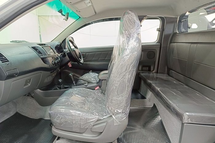 VIGO 4WD 2014 2.7J AT SMART CAB SILVER  1412 full