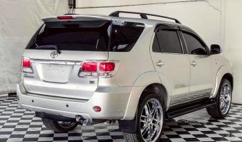 TOYOTA 4WD 2005 2.7V AT FORTUNER SILVER  151 full