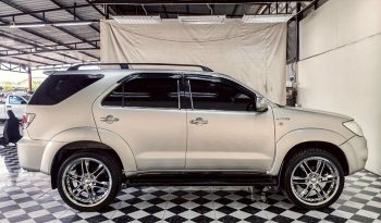 TOYOTA 4WD 2005 2.7V AT FORTUNER SILVER  151 full