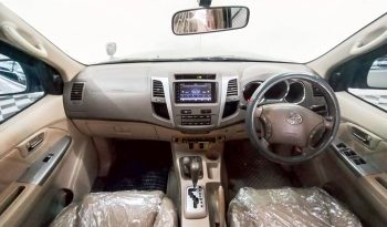 TOYOTA 4WD 2005 2.7V AT FORTUNER SILVER  151 full